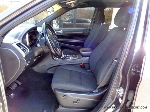 Used 2021 Jeep Grand Cherokee Laredo w/ Trailer Tow Group IV image 10