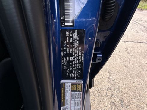 Used 2025 Kia K4 FWD image 43