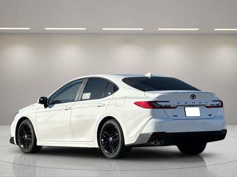 New 2026 Toyota Camry SE image 5