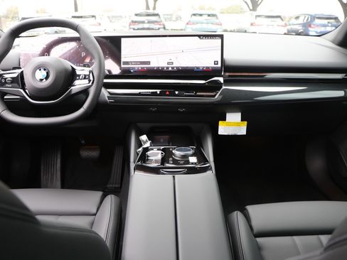 Certified 2025 BMW 530i 530i w/ Premium Package image 29