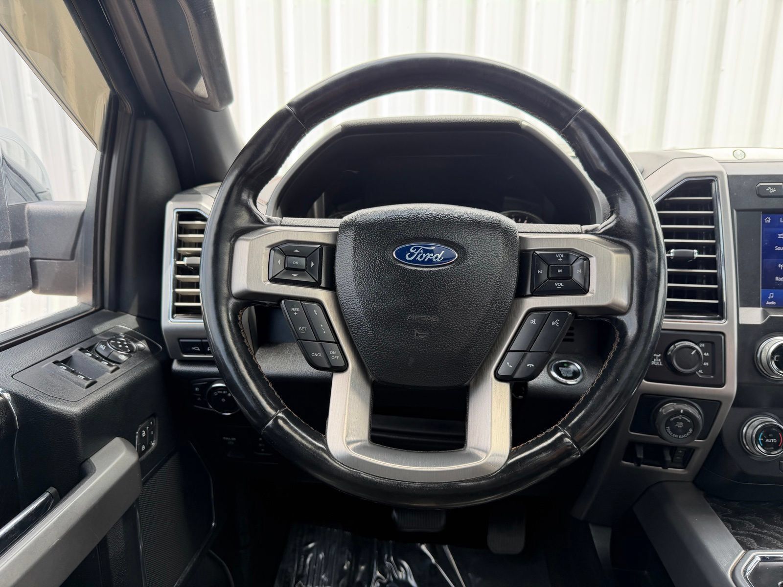 Used 2019 Ford F150 Platinum w/ Equipment Group 701A Luxury AWD/4WD image 13