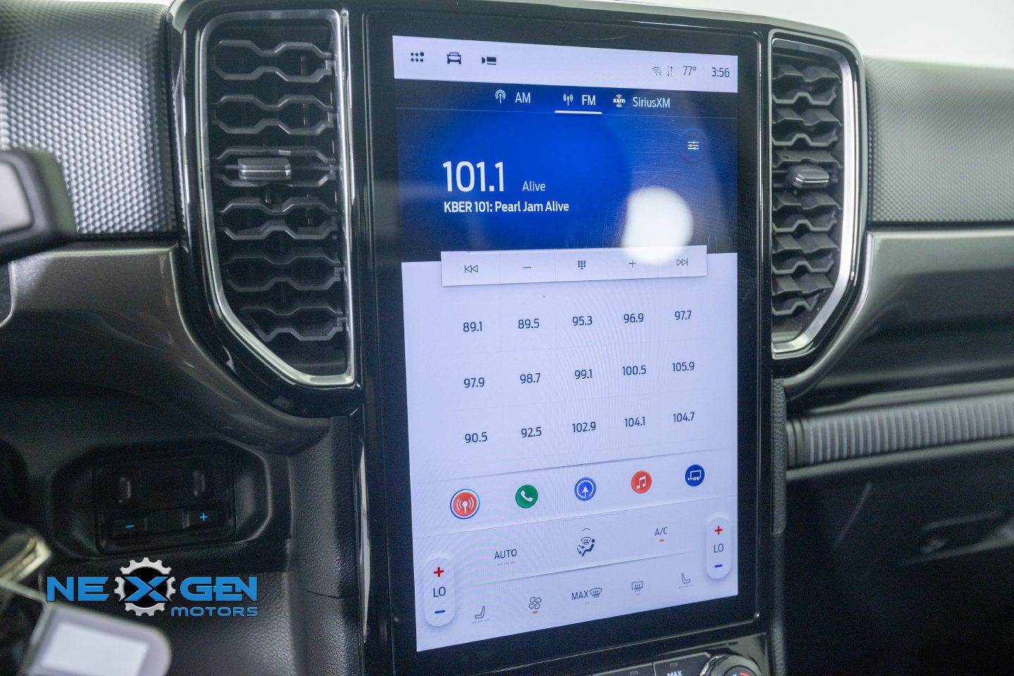 Used 2024 Ford Ranger XLT w/ Equipment Group 301A High AWD/4WD image 19