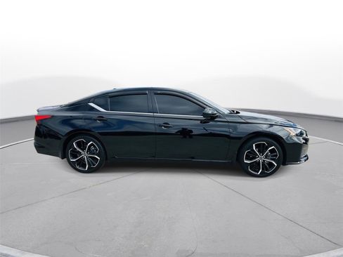 Used 2023 Nissan Altima 2.5 SR w/ SR Premium Package image 36