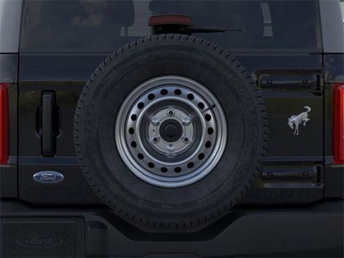 New 2025 Ford Bronco Base image 24