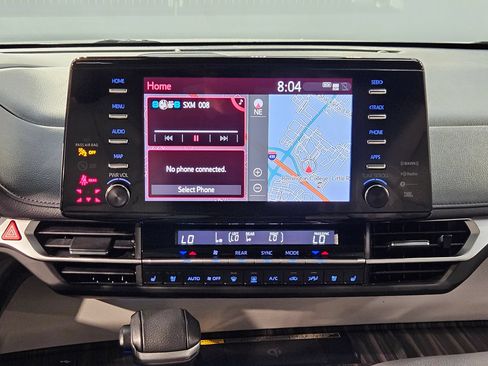 Certified 2024 Toyota Sienna Limited FWD image 16