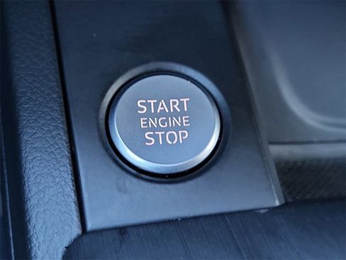 Used 2017 Audi A4 2.0T Premium Plus w/ Premium Plus Package image 31