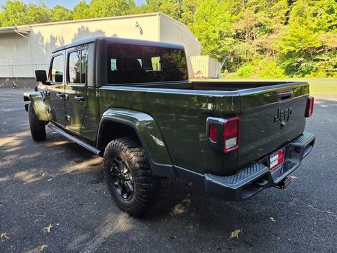 Used 2023 Jeep Gladiator Mojave AWD/4WD image 10