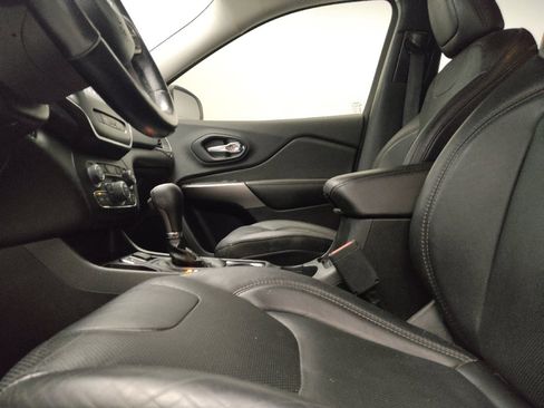 Used 2021 Jeep Cherokee Latitude Lux FWD image 17