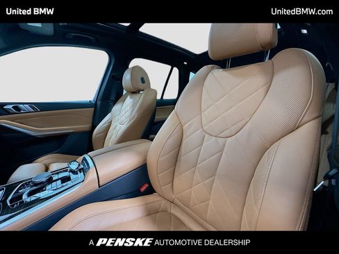 Used 2024 BMW X5 xDrive50e w/ M Sport Package AWD/4WD image 5