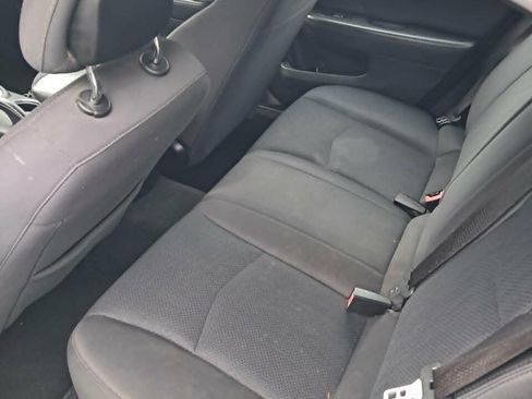 Used 2013 Chrysler 200 LX FWD image 5