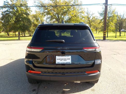 New 2025 Jeep Grand Cherokee Limited w/ Black Appearance Package image 9