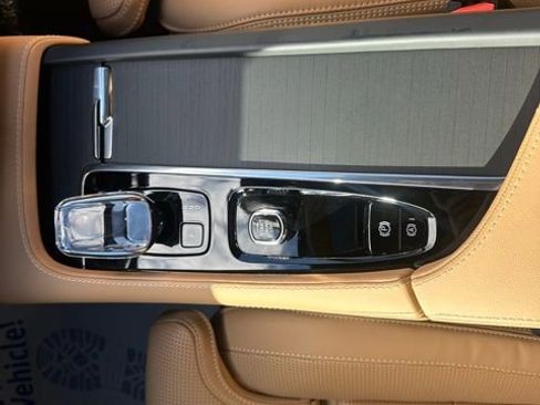 Used 2025 Volvo XC90 B6 Ultra w/ Protection Package image 53