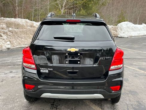 Used 2022 Chevrolet Trax LT w/ LT Convenience Package image 4