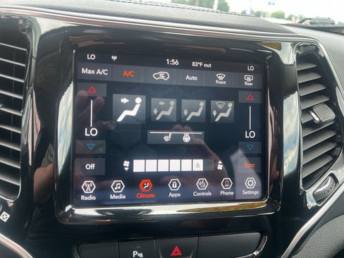 Used 2020 Jeep Cherokee Limited AWD/4WD image 32
