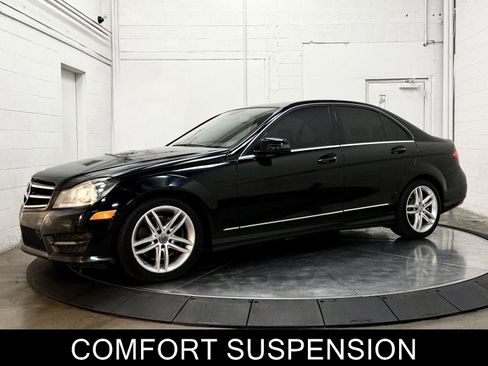 Used 2013 Mercedes-Benz C 300 4MATIC Sedan image 4