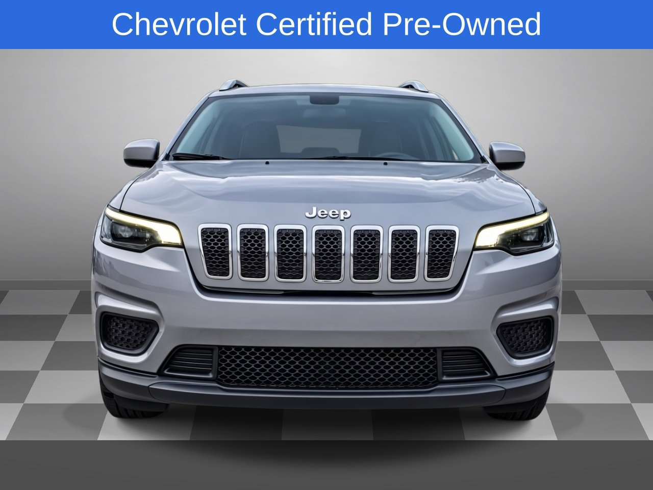 Used 2020 Jeep Cherokee Latitude w/ Cold Weather Group FWD image 2