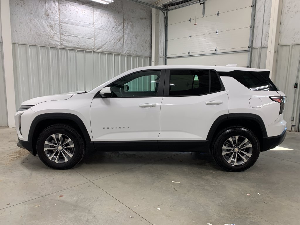 Used 2026 Chevrolet Equinox LT AWD/4WD image 21
