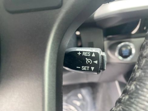 Used 2017 Toyota Tacoma TRD Off-Road AWD/4WD image 19