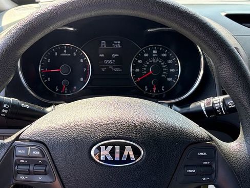 Used 2018 Kia Forte LX image 18