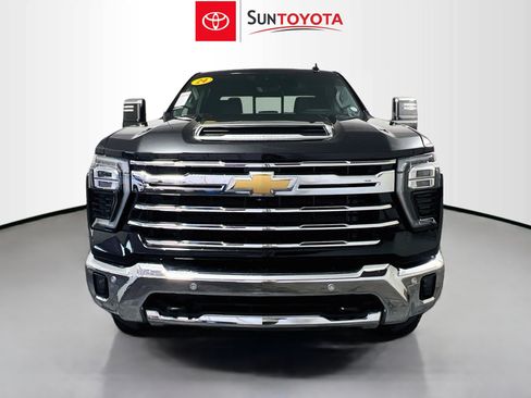 Used 2024 Chevrolet Silverado 2500 LTZ w/ LTZ Plus Package AWD/4WD image 10