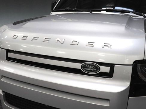 Used 2022 Land Rover Defender 110 SE AWD/4WD image 14