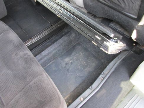Used 2013 Dodge Grand Caravan SXT FWD image 23