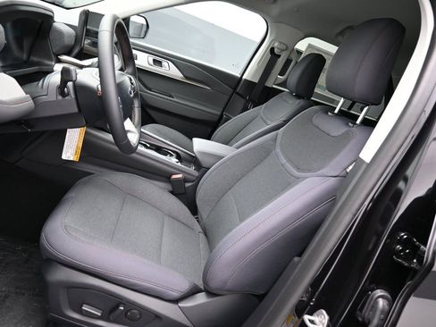 New 2025 Ford Explorer Active image 10