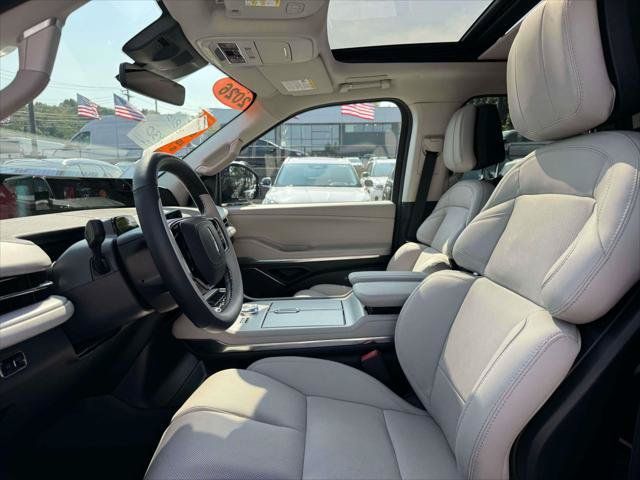 Used 2026 Lincoln Navigator L Reserve w/ Jet Appearance Package AWD/4WD image 16
