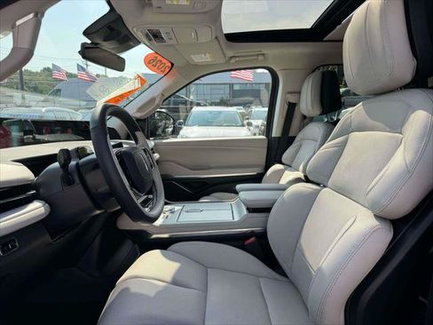 Used 2026 Lincoln Navigator L Reserve w/ Jet Appearance Package AWD/4WD image 16