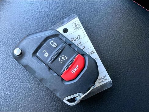 Used 2019 Jeep Wrangler Unlimited Rubicon AWD/4WD image 23