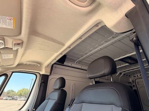 Used 2026 RAM ProMaster 2500 w/ Convenience Group FWD image 10