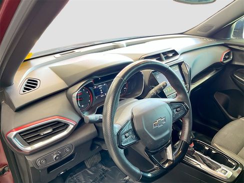 Used 2023 Chevrolet TrailBlazer RS w/ Convenience Package image 9