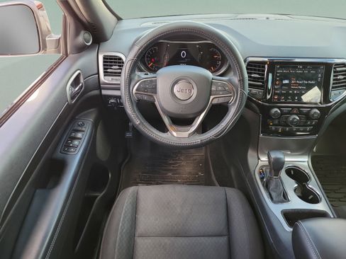 Used 2021 Jeep Grand Cherokee Freedom Edition AWD/4WD image 9