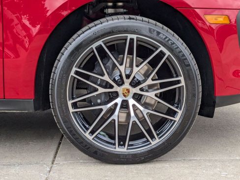 Certified 2025 Porsche Macan image 29