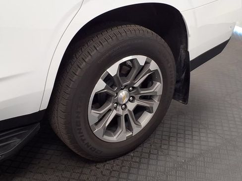 Used 2025 Chevrolet Tahoe LT w/ Comfort Package AWD/4WD image 33
