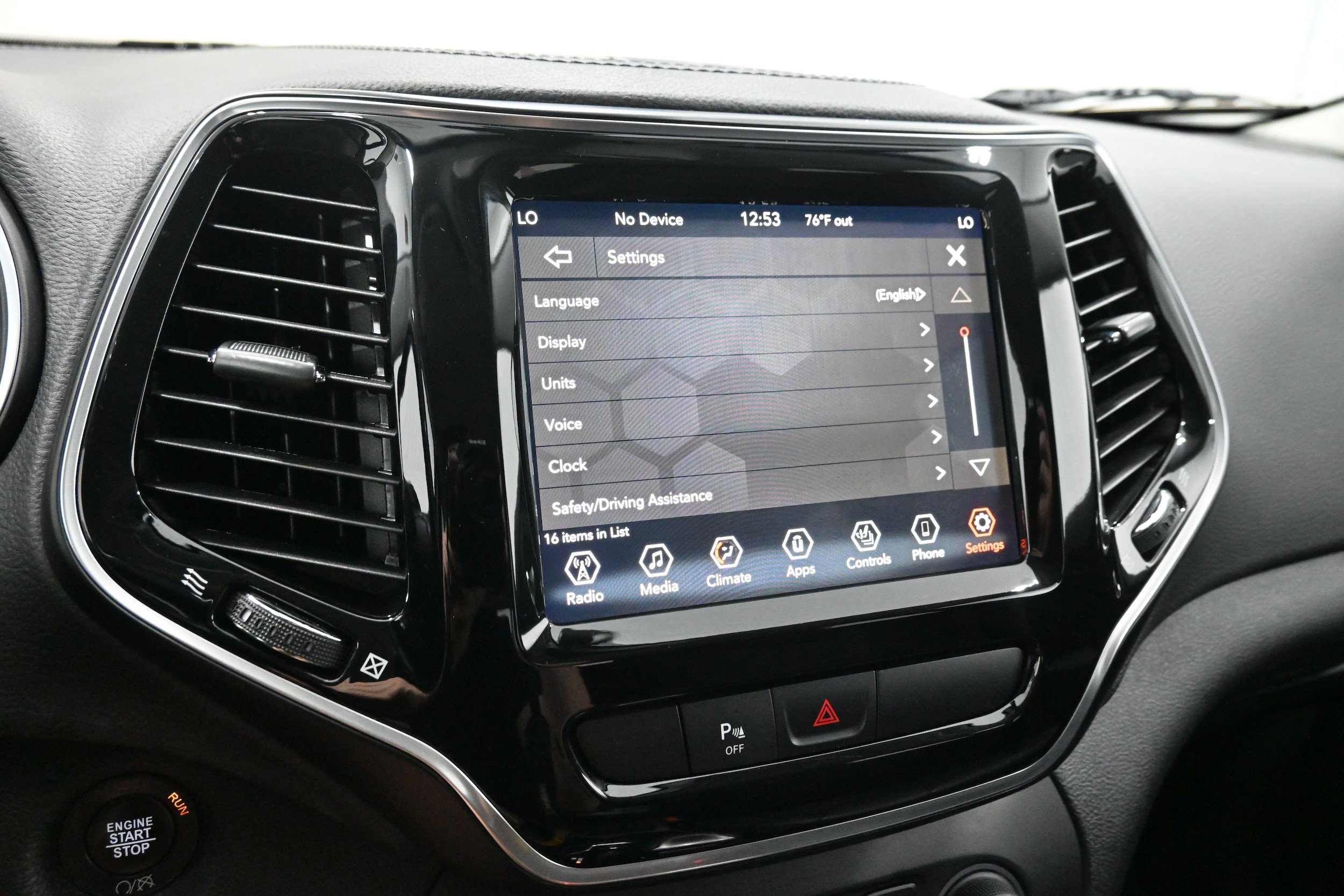 Used 2019 Jeep Cherokee Limited AWD/4WD image 16