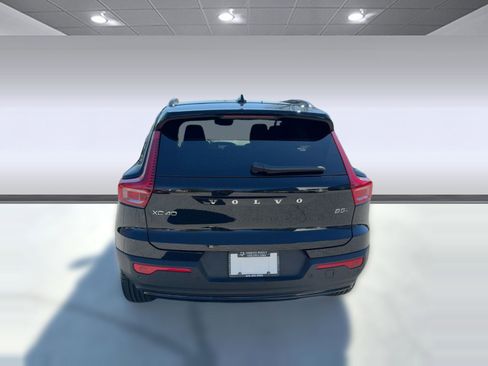 New 2026 Volvo XC40 B5 Plus w/ Climate Package image 10