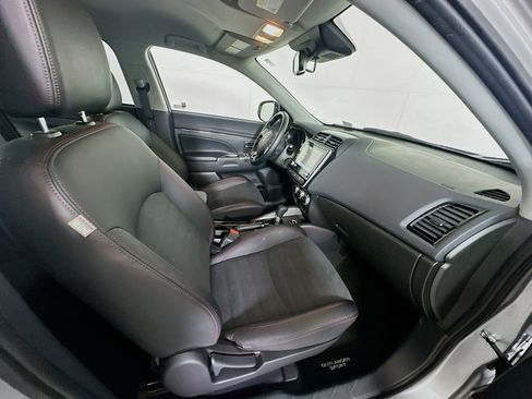 Used 2025 Mitsubishi Outlander Sport SE image 29