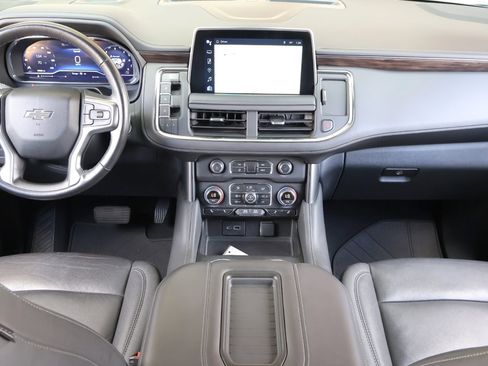 Used 2022 Chevrolet Tahoe Z71 w/ Luxury Package image 17