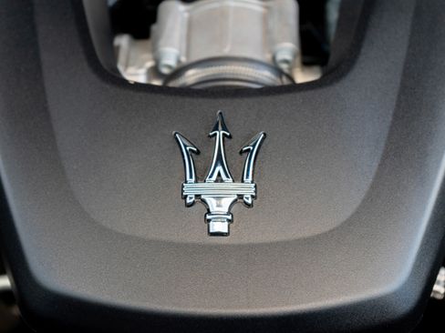 Used 2022 Maserati Levante F Tributo image 50