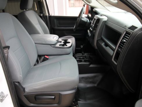 Used 2018 RAM 3500 Tradesman w/ Chrome Appearance Group image 34