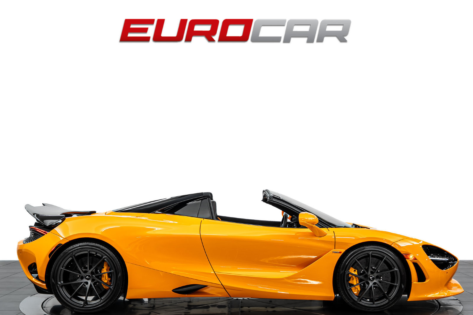 Used 2026 McLaren 750S Spider RWD image 8