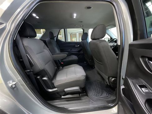 Used 2018 Chevrolet Traverse LT FWD image 22