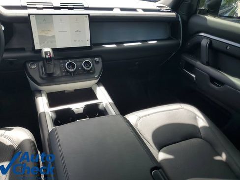 Used 2025 Land Rover Defender 130 X-Dynamic SE AWD/4WD image 16