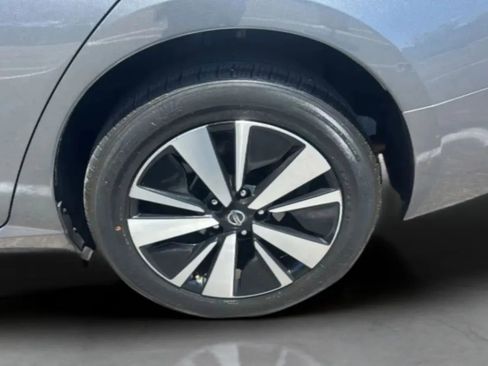 Used 2022 Nissan Altima 2.5 SV FWD image 35