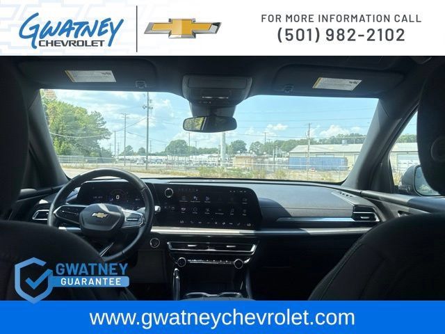 Used 2024 Chevrolet Traverse LT FWD image 25
