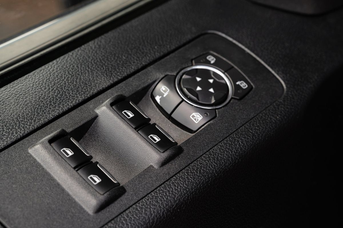 Used 2018 Ford F150 Platinum w/ FX4 Off-Road Package AWD/4WD image 15