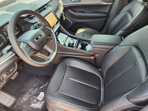 New 2026 Jeep Grand Cherokee L Limited RWD image 9