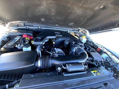 Used 2020 Jeep Gladiator Rubicon w/ Dual Top Group image 9