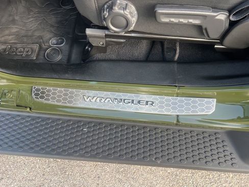 Certified 2020 Jeep Wrangler Sport AWD/4WD image 27